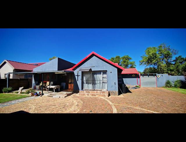 3 BEDROOM HOUSE FOR SALE IN ALBERTSDAL